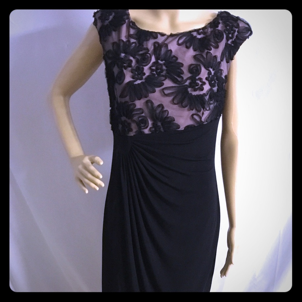 Offers?👗🖤NWOT Black drape dress 🖤👗